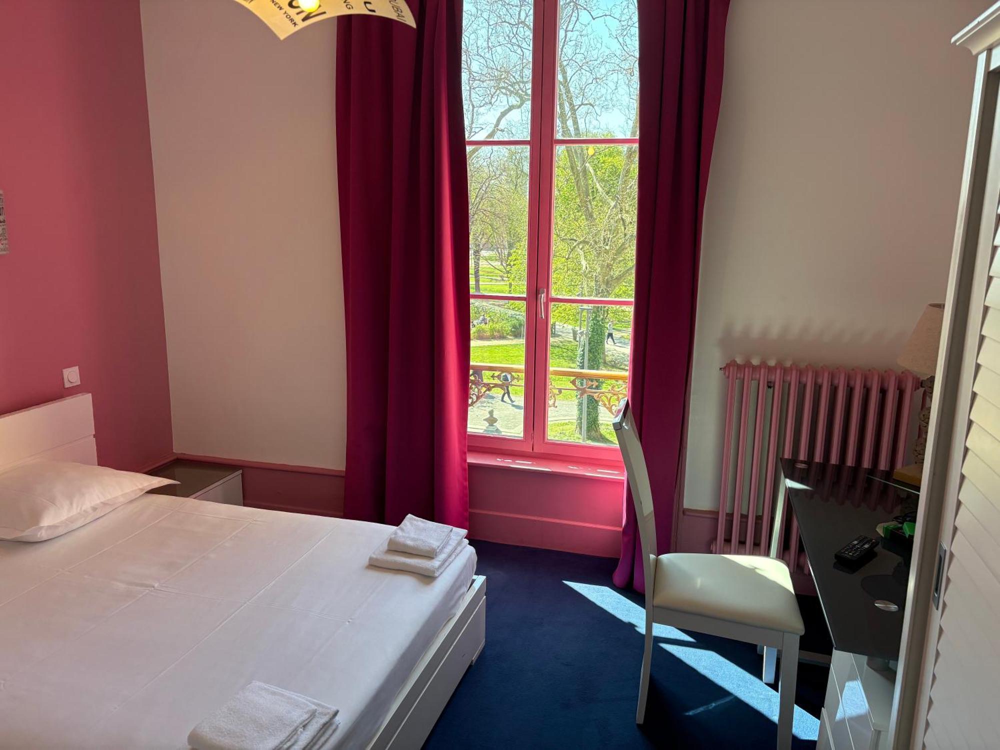 Hotel Couleurs Sud Centre-Ville Gare Charleville-Mézières Eksteriør bilde
